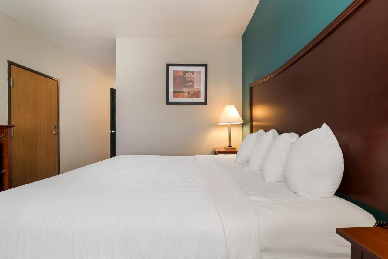 Surestay Plus Hotel By Best Western Topeka Eksteriør billede