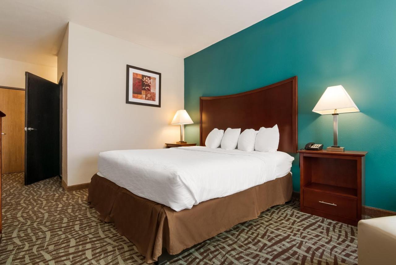 Surestay Plus Hotel By Best Western Topeka Eksteriør billede