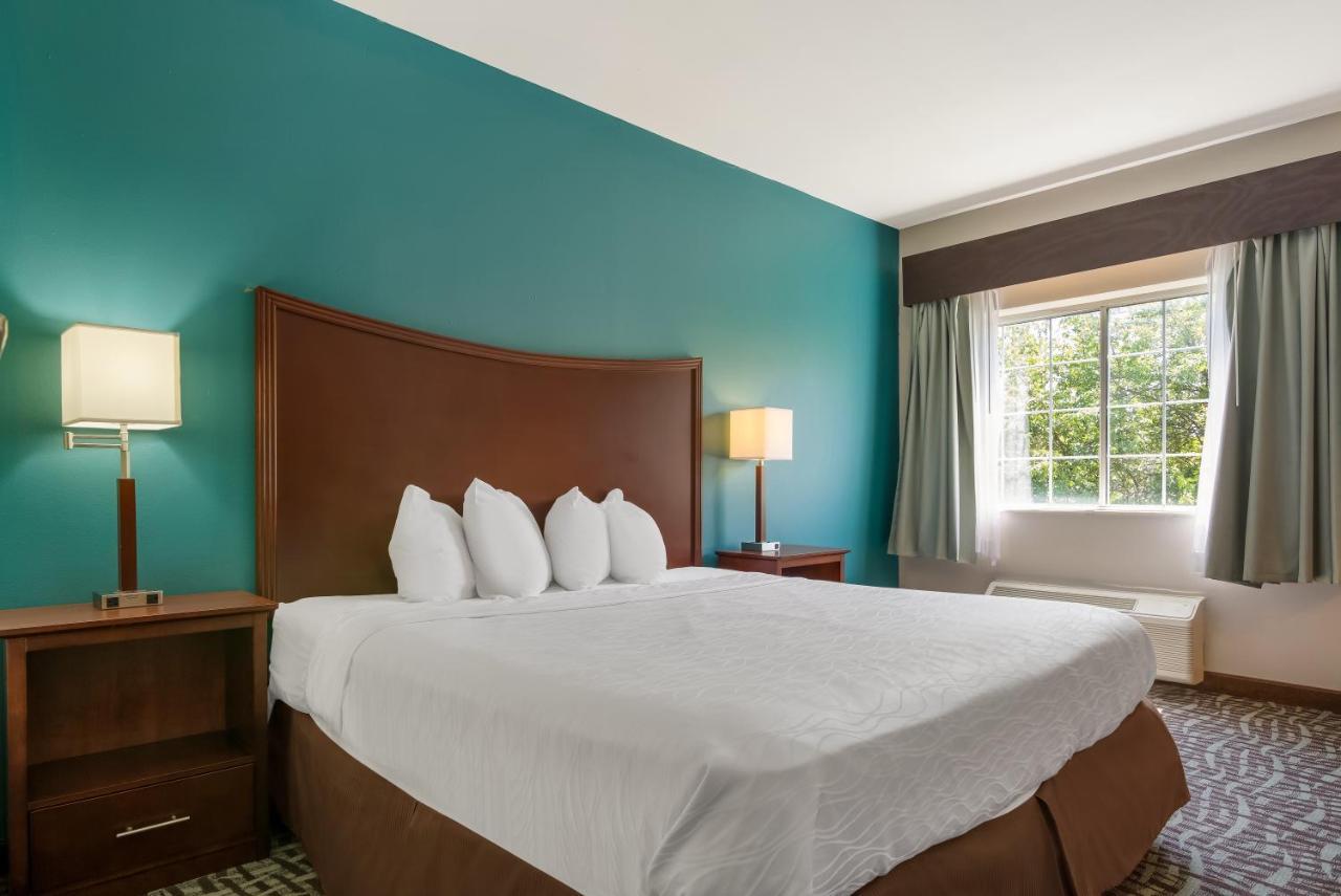 Surestay Plus Hotel By Best Western Topeka Eksteriør billede