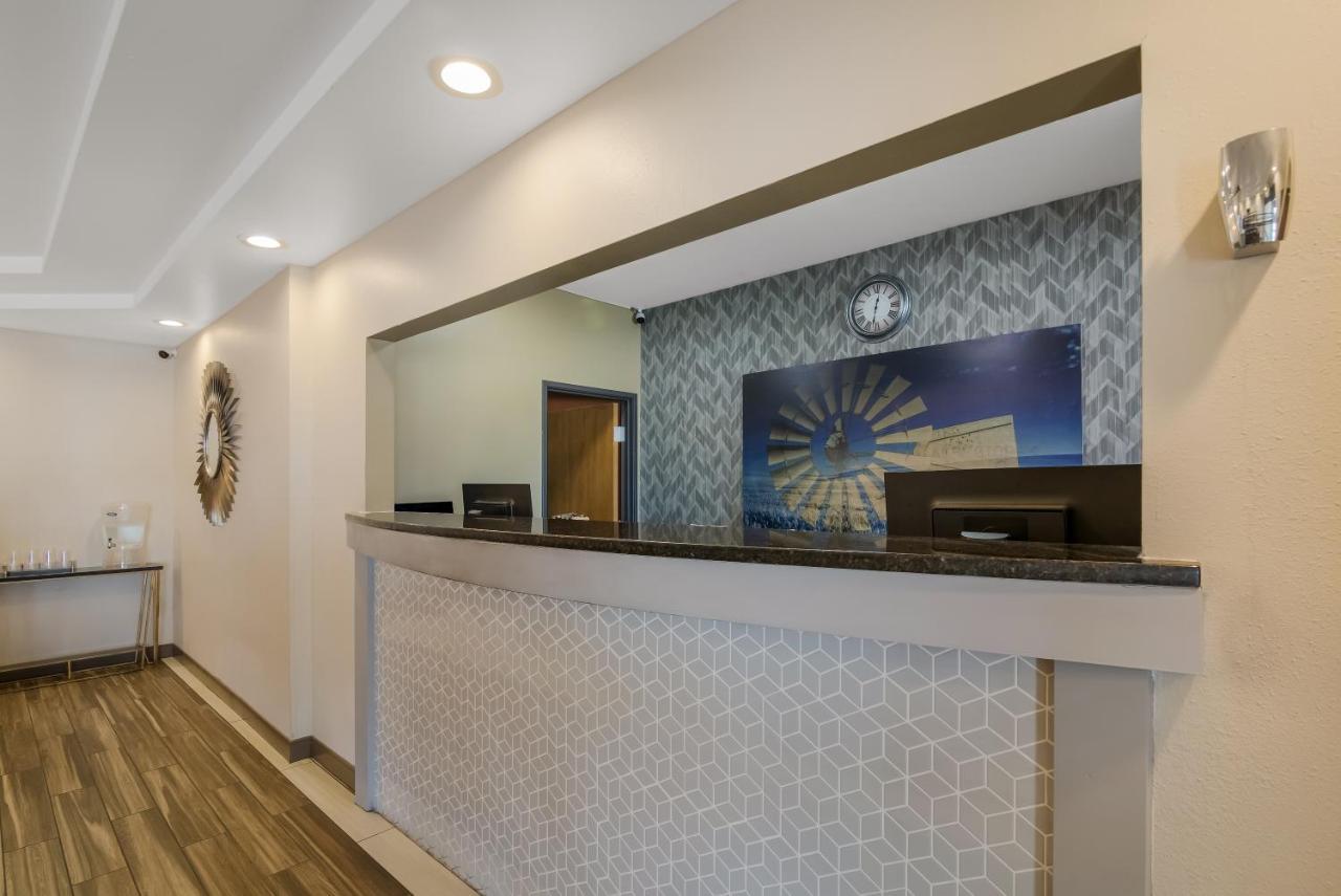 Surestay Plus Hotel By Best Western Topeka Eksteriør billede