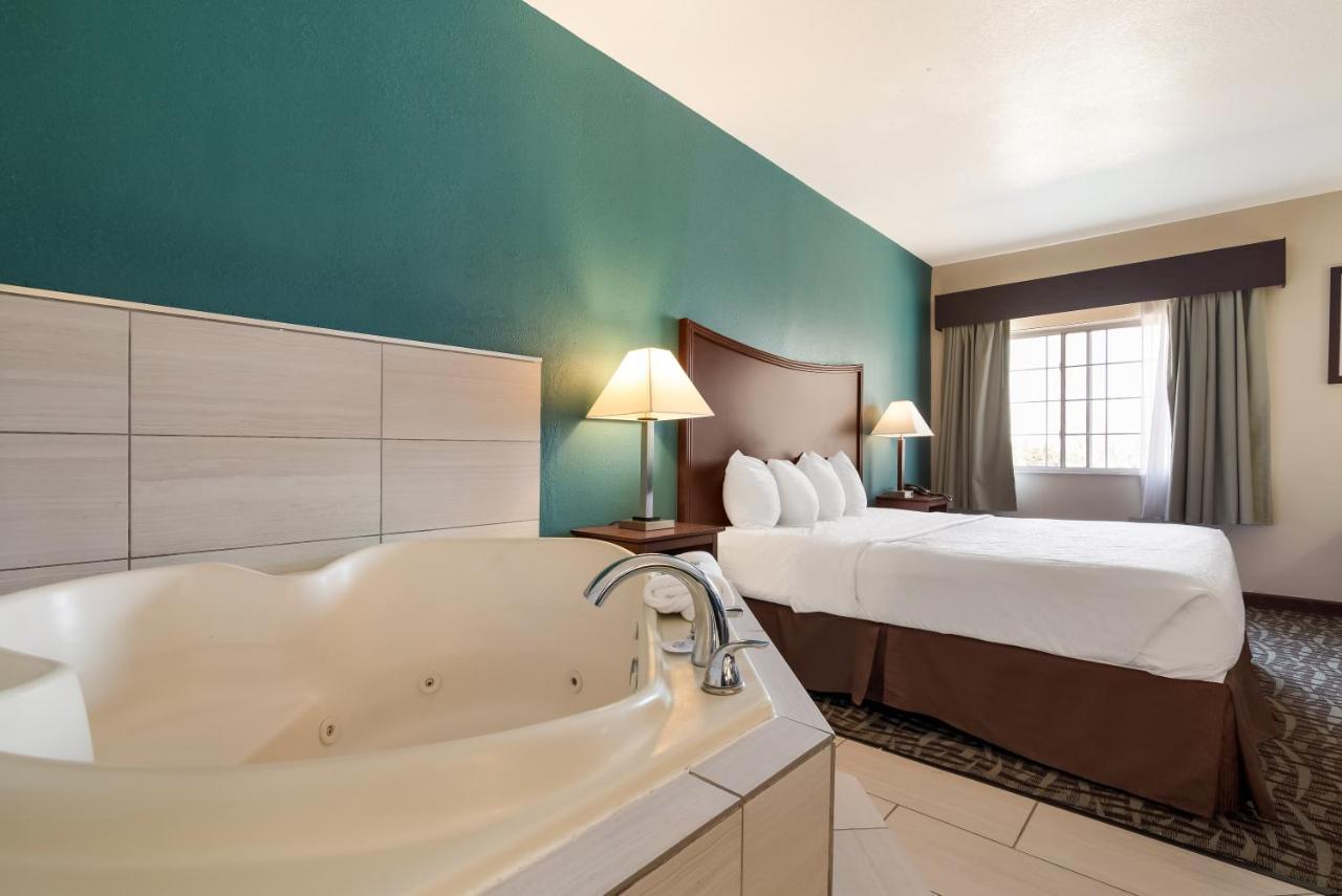 Surestay Plus Hotel By Best Western Topeka Eksteriør billede