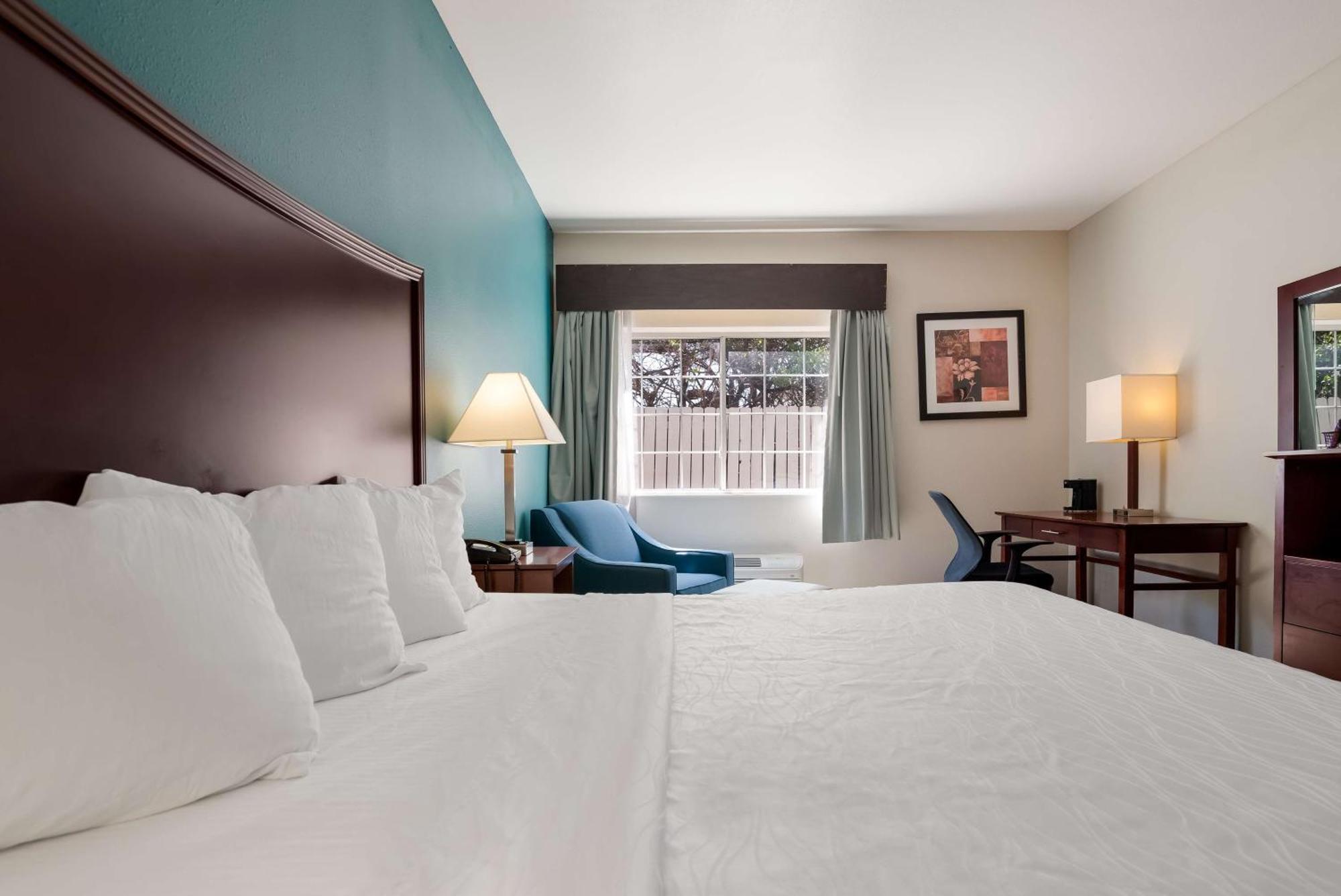 Surestay Plus Hotel By Best Western Topeka Eksteriør billede