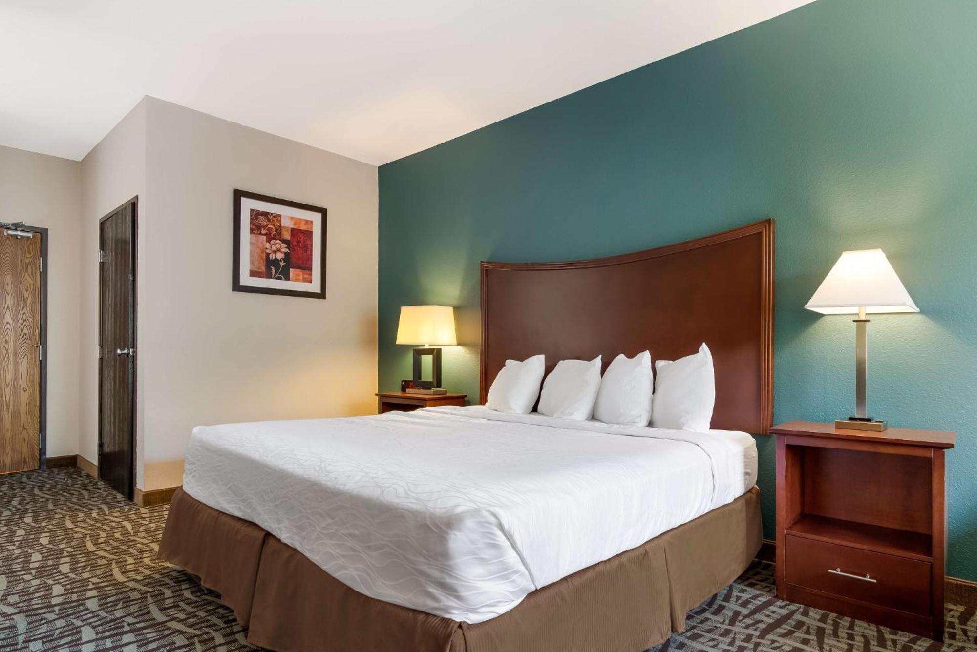 Surestay Plus Hotel By Best Western Topeka Eksteriør billede