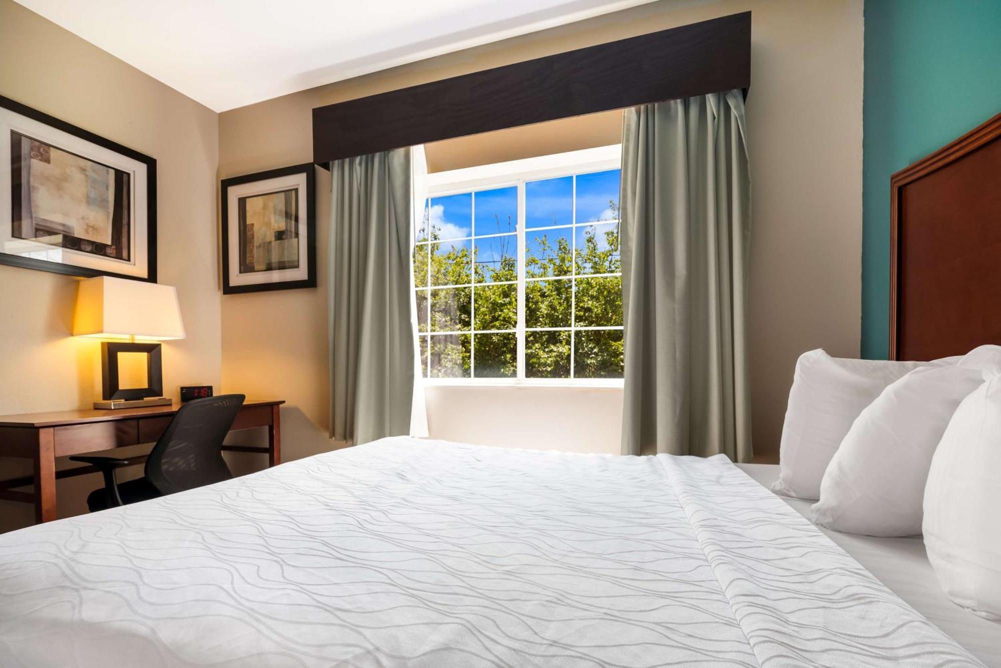 Surestay Plus Hotel By Best Western Topeka Eksteriør billede