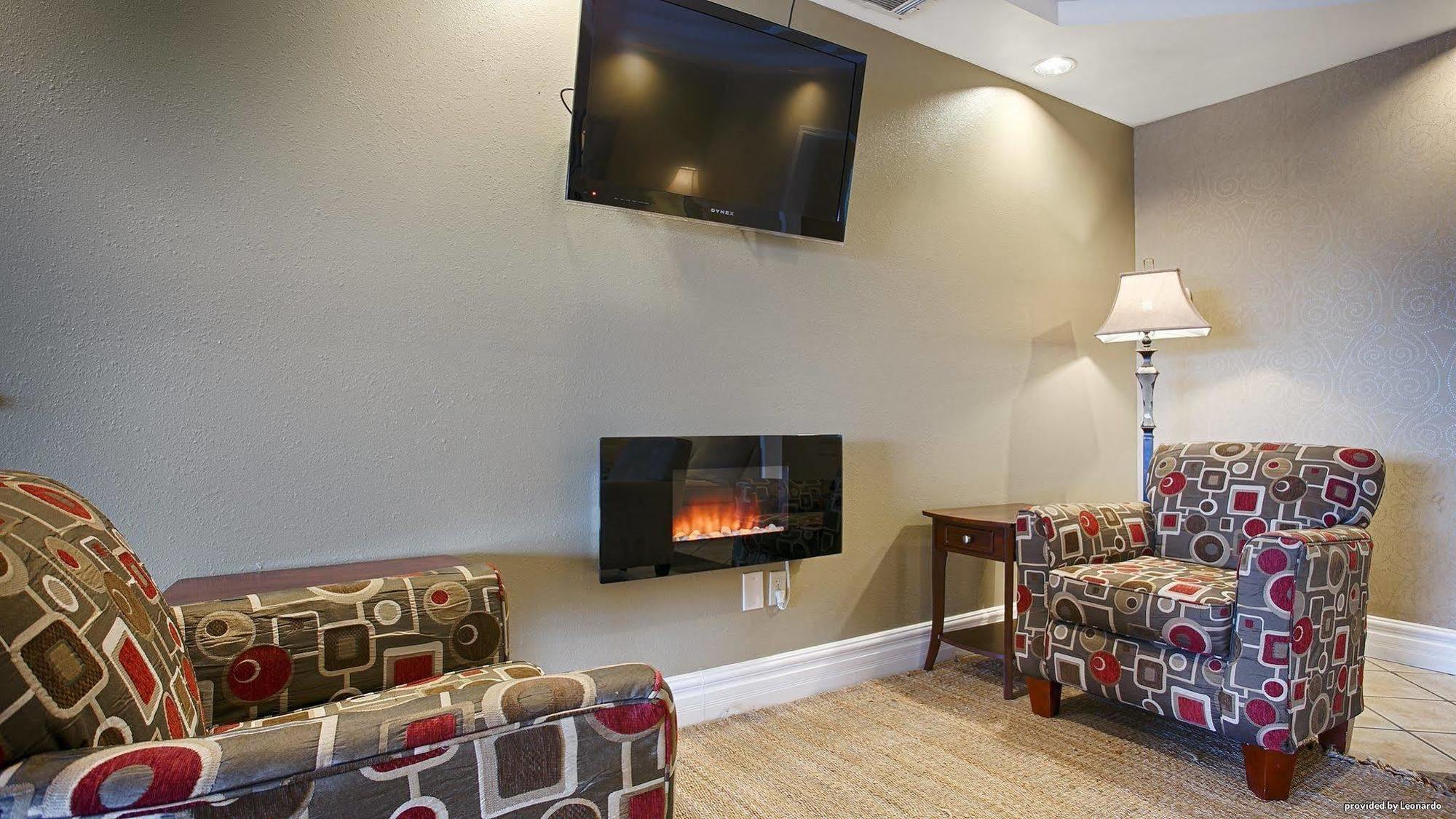 Surestay Plus Hotel By Best Western Topeka Eksteriør billede